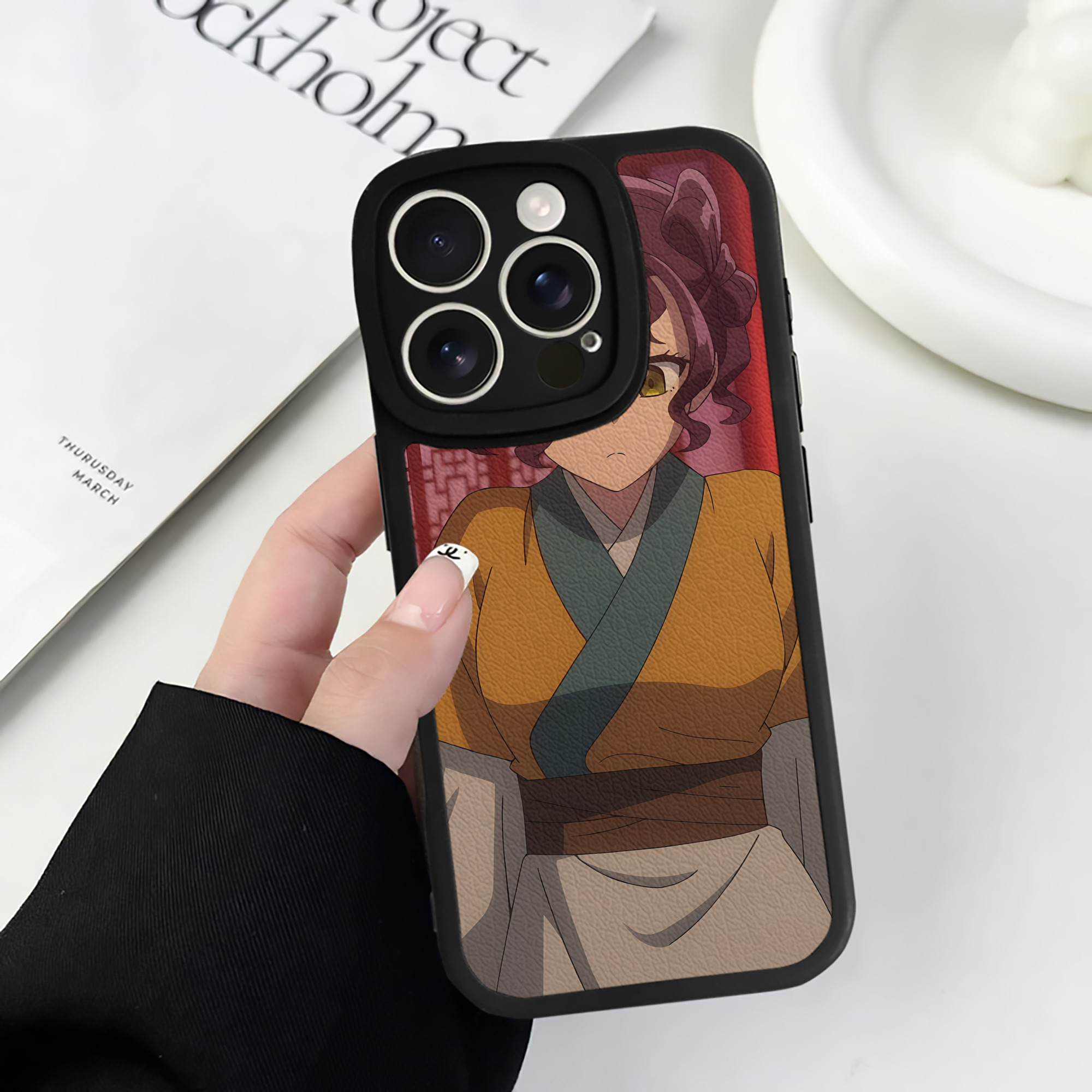 （画像用） 薬屋のひとりごと The Apothecary Diaries 【iPhone 16シリーズ対応】シリコンスマホケース（レザー調） 材質：シリコン